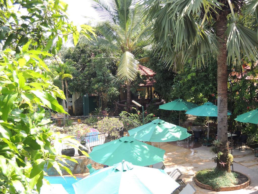 Elephant Blanc Phnom Penh Dış mekan fotoğraf
